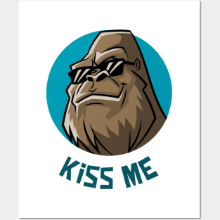 Kiss me! Posters and Art